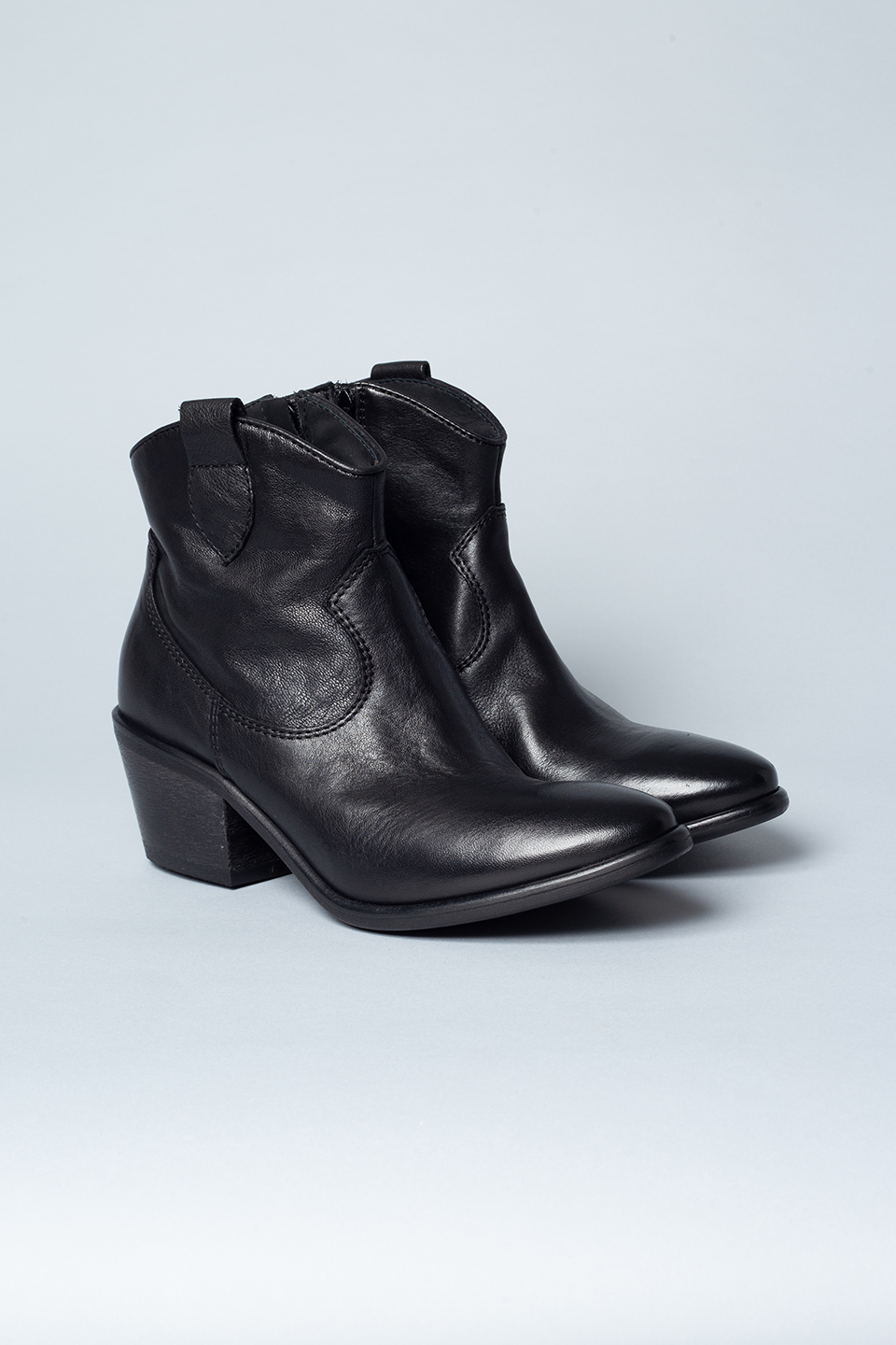 CPH116 cow leather black