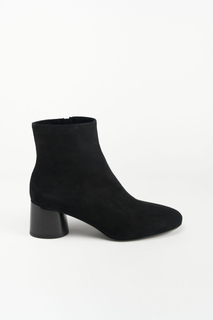 WG1 suede black
