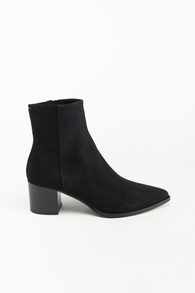 WG2 suede black