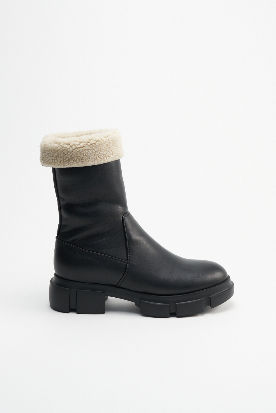 CPH668 vegan teddy nappa black