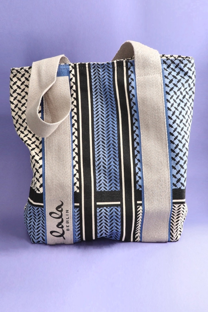 LALA CARMELA canvas off white/blue/black - alternative 2