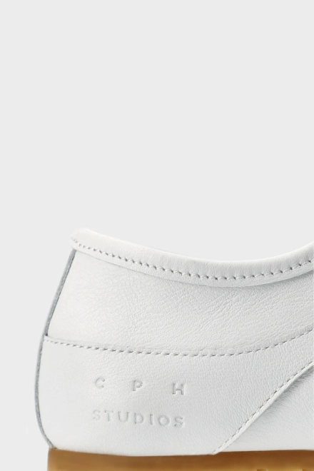 CPH717 leather white