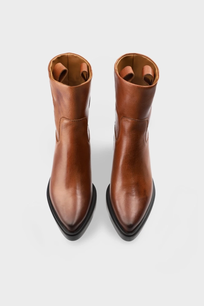 CPH302 grainy leather cognac - alternative 1
