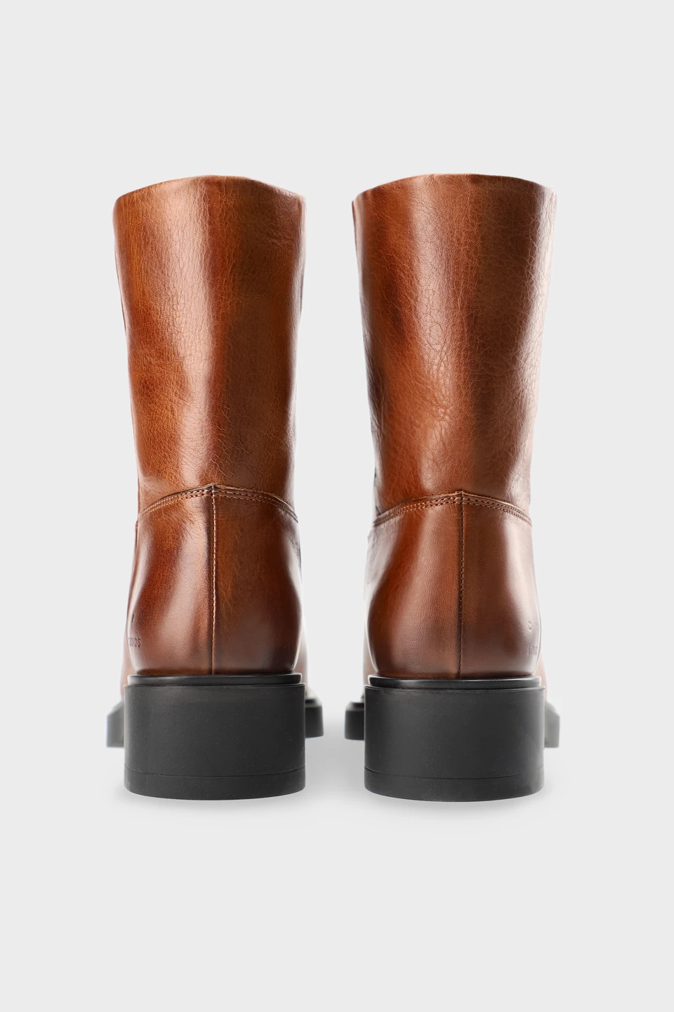 CPH302 grainy leather cognac - alternative 3