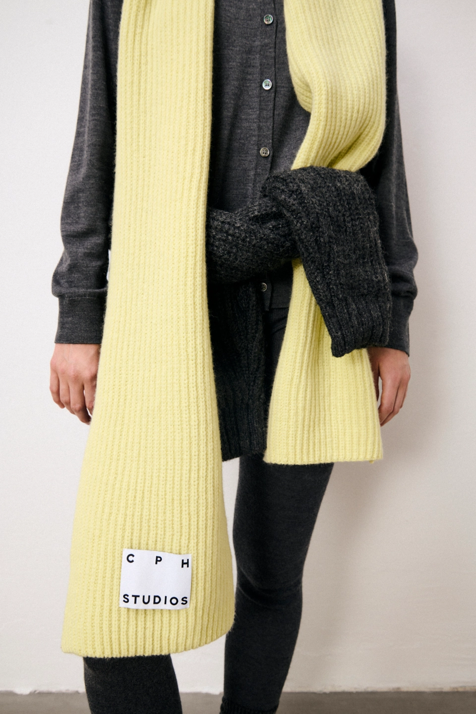CPH SHAWL 29 wool butter yellow - alternative 2