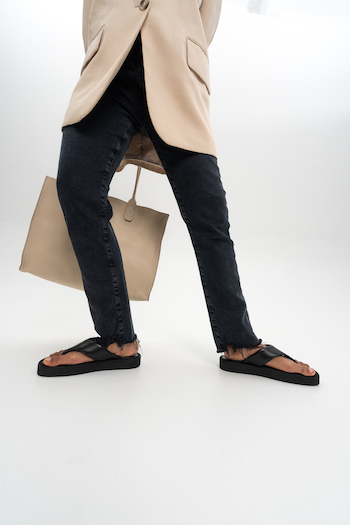 CPH779 in nappa black with a black denim, beige oversized blazer and CPH Bag 6 in vitello nature.