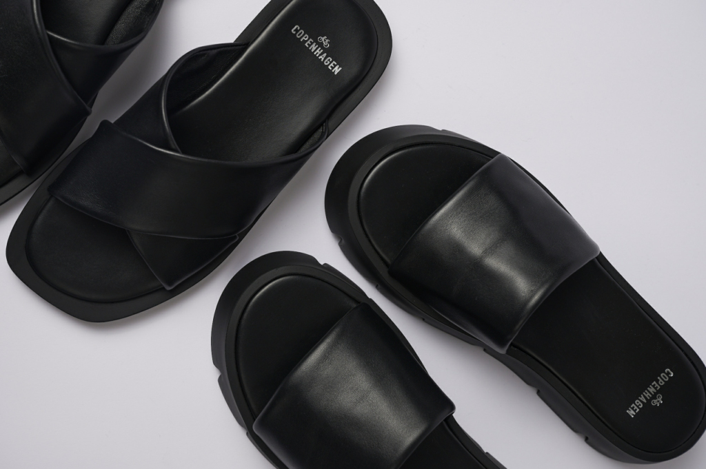 The image shows a close up of our CPH790 nappa black and CPH788 nappa black.