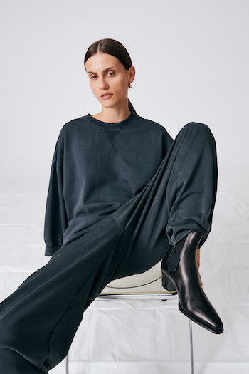 In this image the model is wearing the CPH247 leather black.