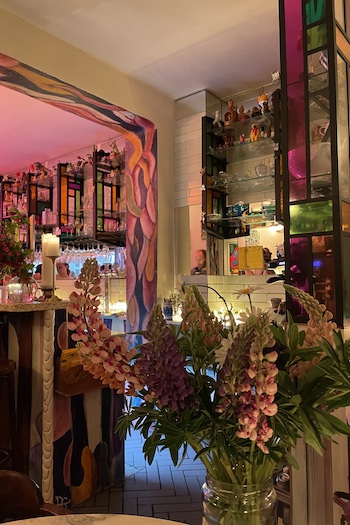 This image shows the inside of the restaurant Baka d’Busk in Copenhagen.